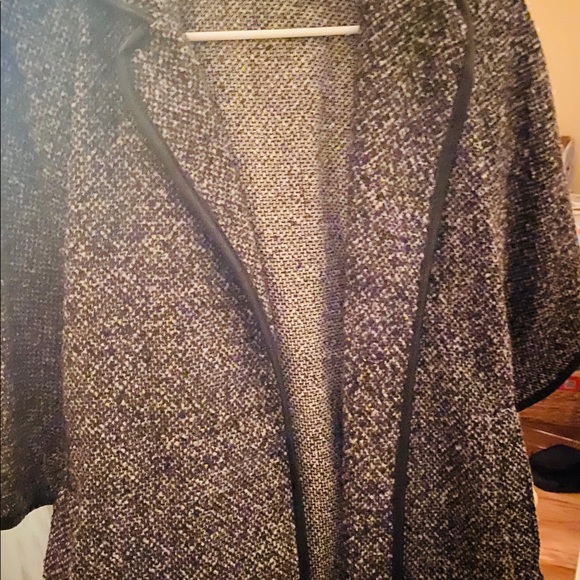 Gray jacket with belt - Picture 3 of 3